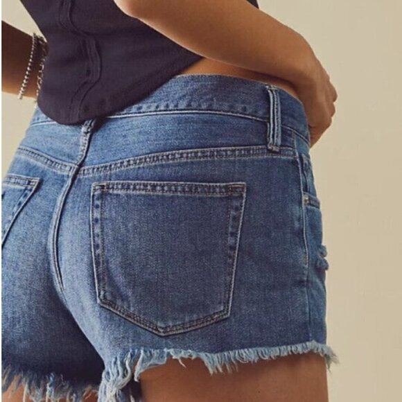 We The Free People Raw Hem Button Fly Blue Denim Jean Shorts Women's 30 - Picture 1 of 5
